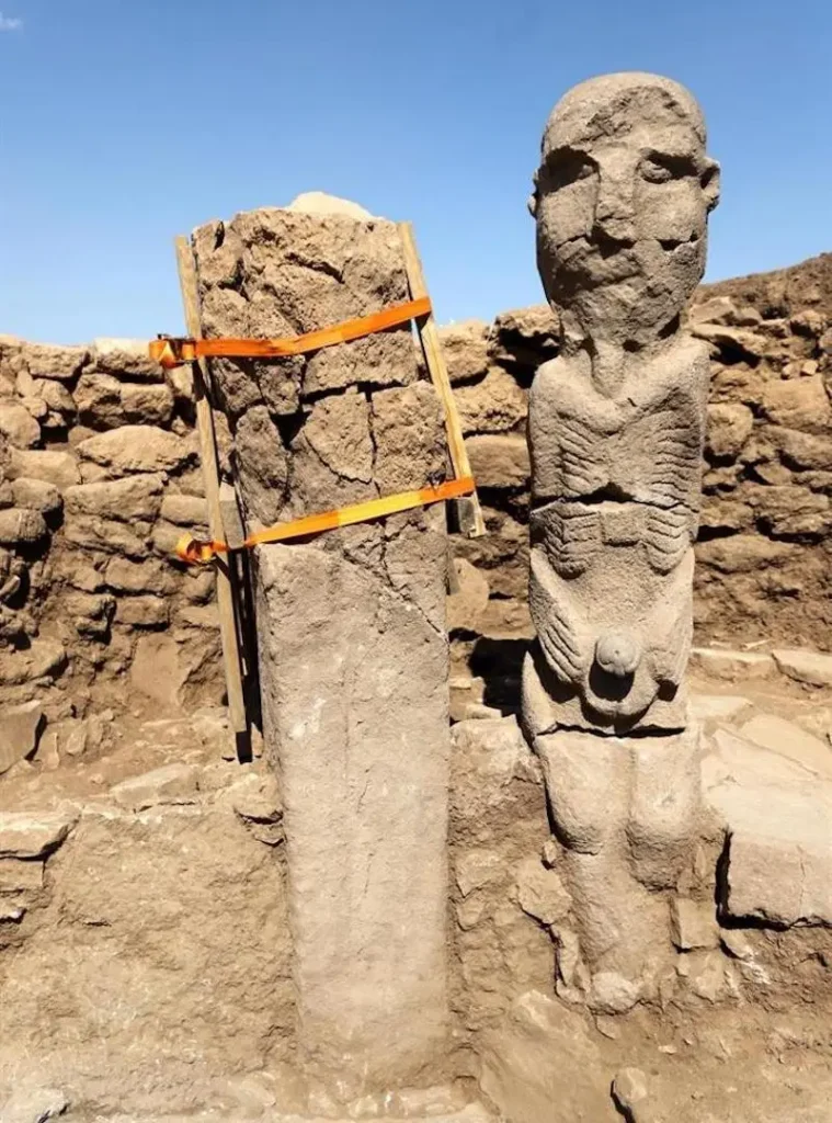 newly discovered human statue in Gobeklitepe