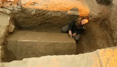 Santa Claus tomb were found in Demre
